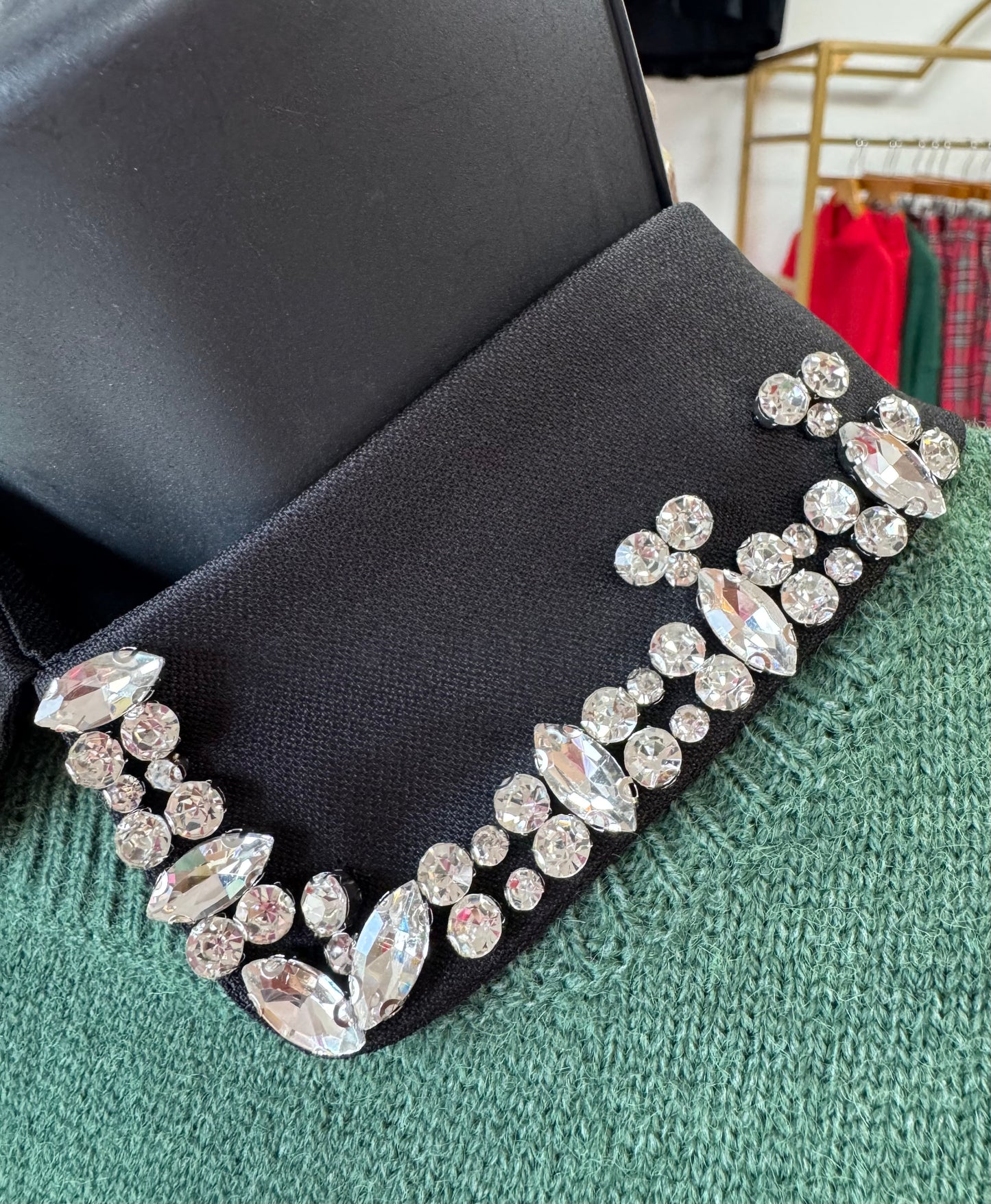 The Signature Crystal Collar | black