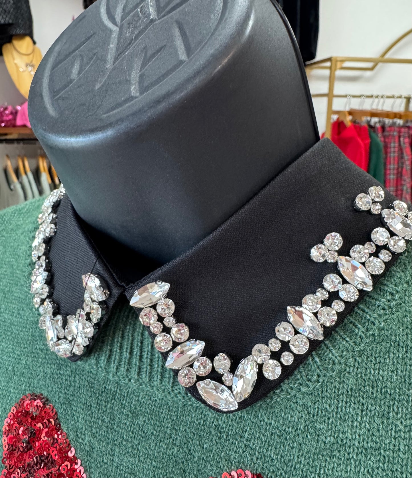 The Signature Crystal Collar | black