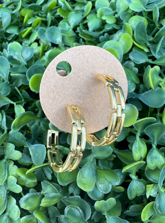 Gold chic hoops