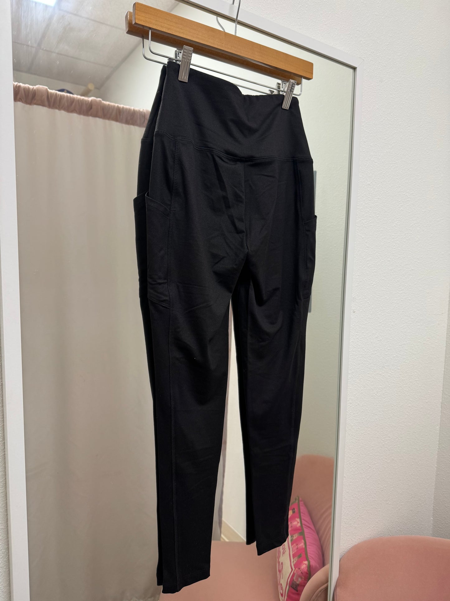 Black Pocket Leggings